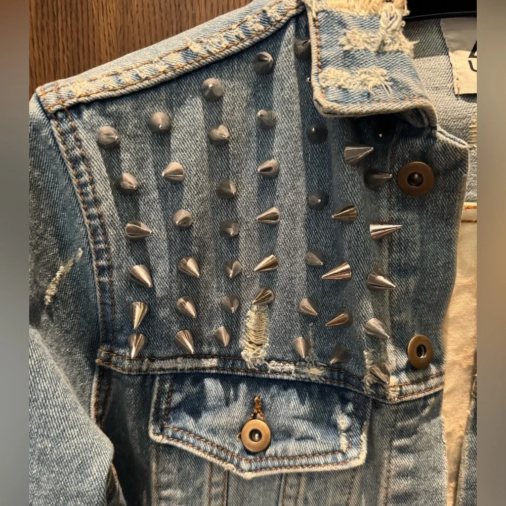 New Unif Distressed Americana Jean Jacket - Size M - Picture 3 of 6